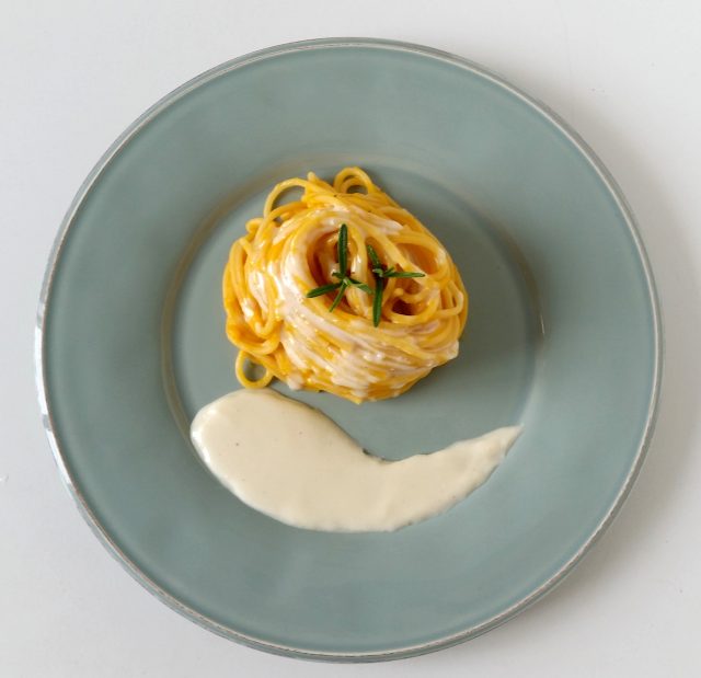 spaghetti-con-crema-di-zucca-rosmarino-e-fonduta-di-taleggio-bis-6