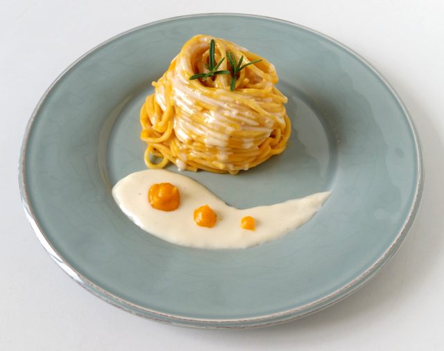 spaghetti-con-crema-di-zucca-rosmarino-e-fonduta-di-taleggio-bis-8