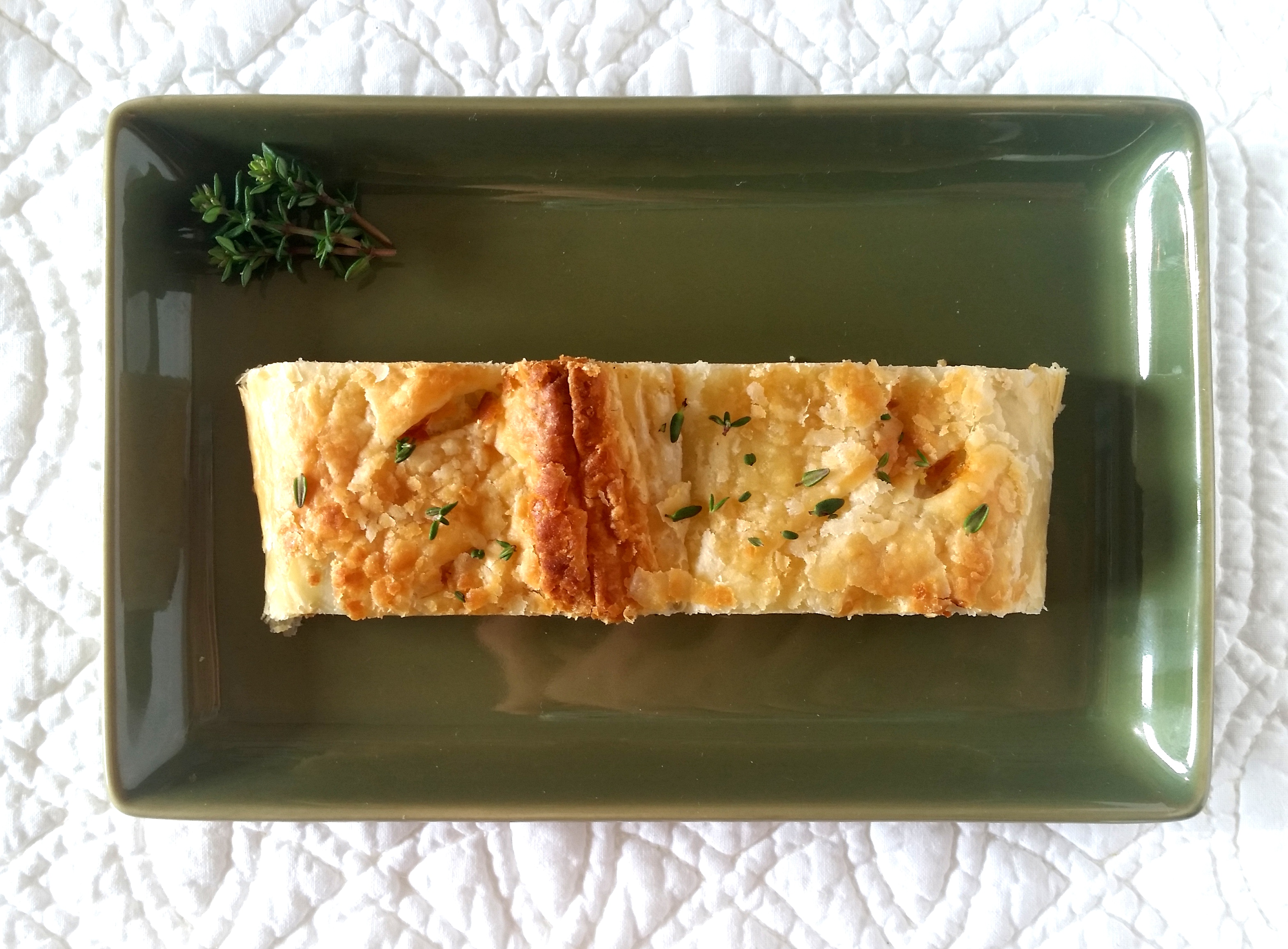 Strudel con cipollotti stracchino e timo