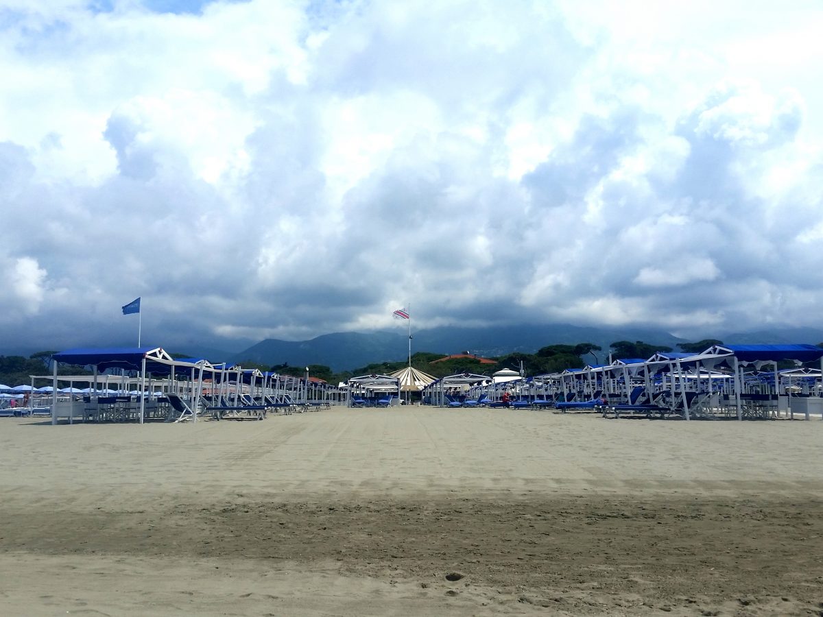 viareggio forte dei marmi distanza