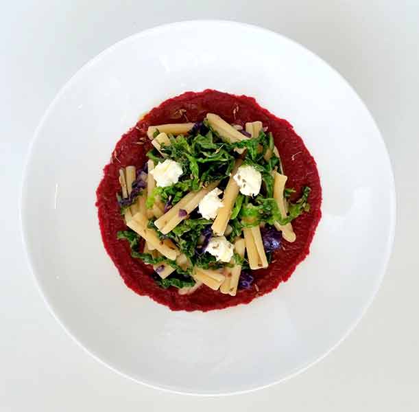 Caserecce alla verza, cavolo cappuccio, rapa rossa e cumino