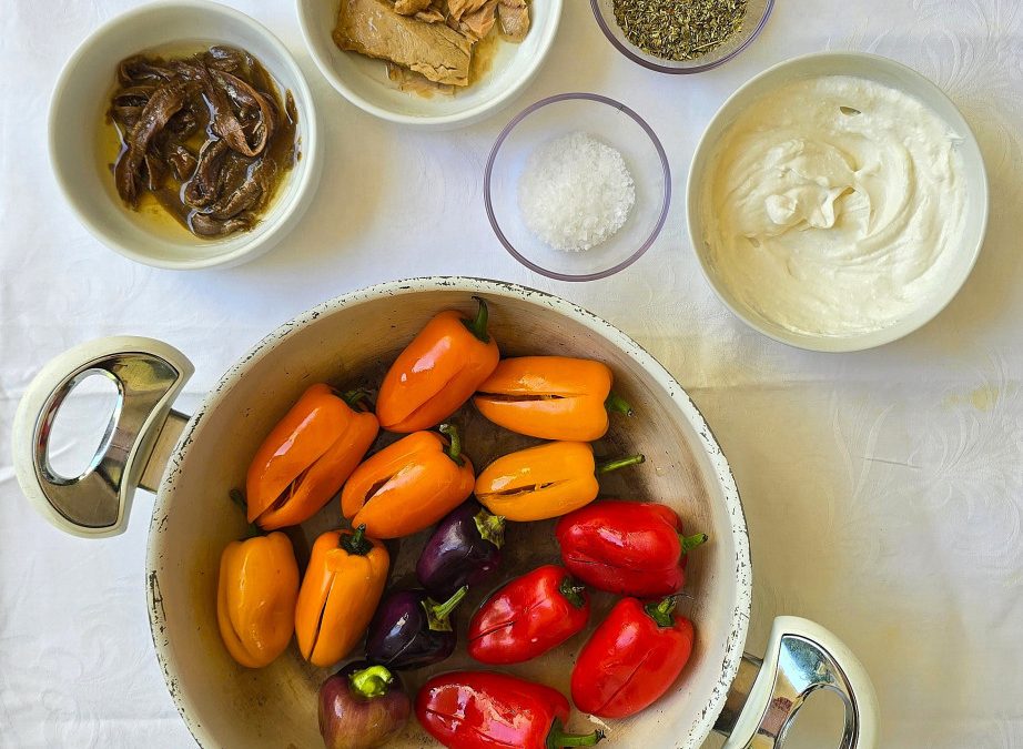 Peperoni ripieni di ricotta tonno acciughe e origano